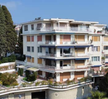 Appartamento di cinque locali a Sanremo