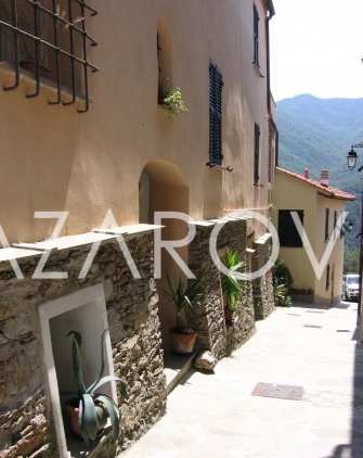 Acquistare proprietà nella città di Ranzo, Liguria, Italia